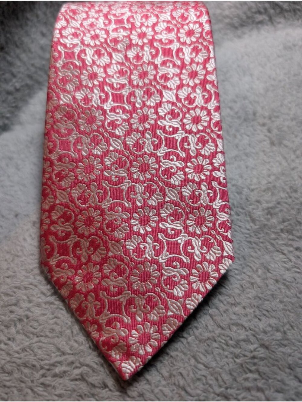 Charles Tyrwhitt Handmade England 100% Silk Pink Floral Pattern Tie